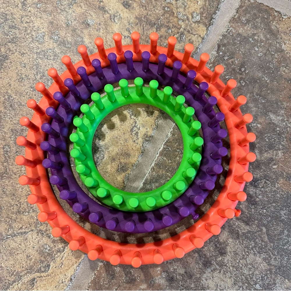 Knitting Loom Set for the beginner. Knit and crochet craft.
